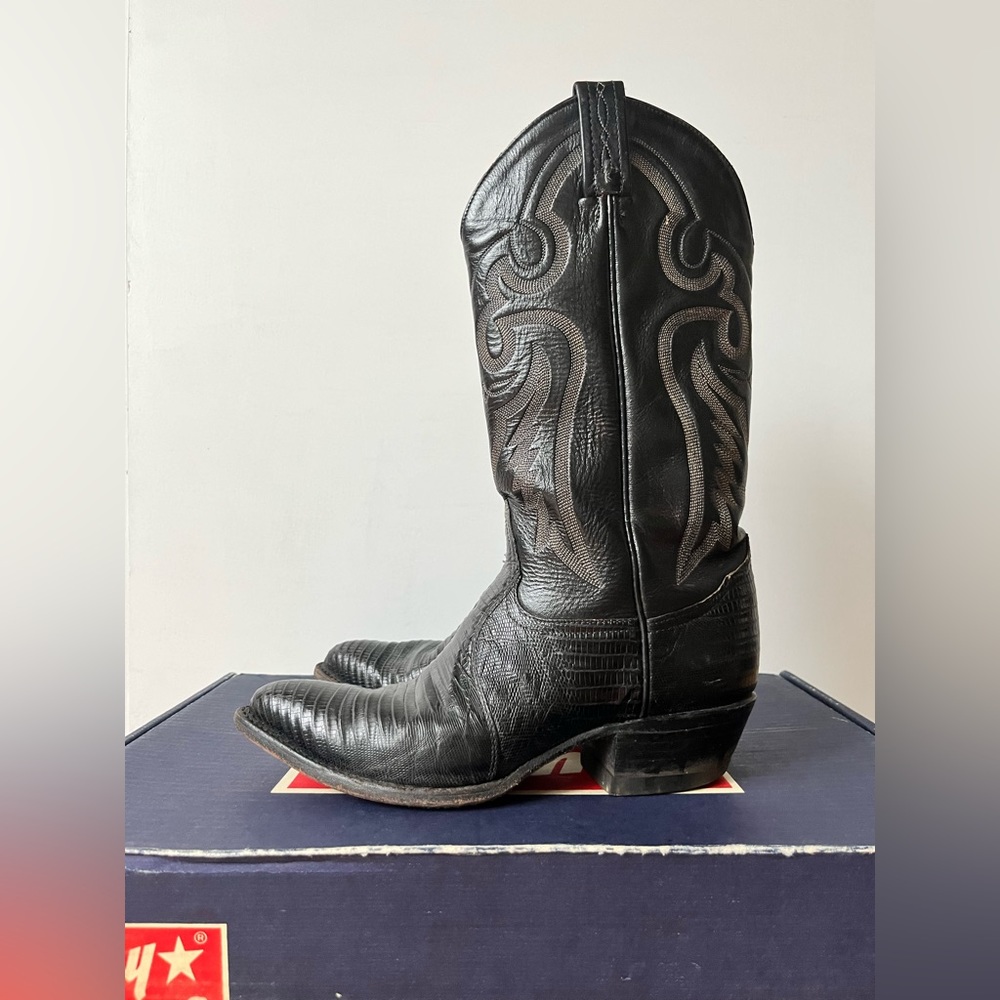 TONY LAMA • VINTAGE BLACK SNAKE + LEATHER COWBOY BOOTS • WOMENS • SIZE 8-8.5
